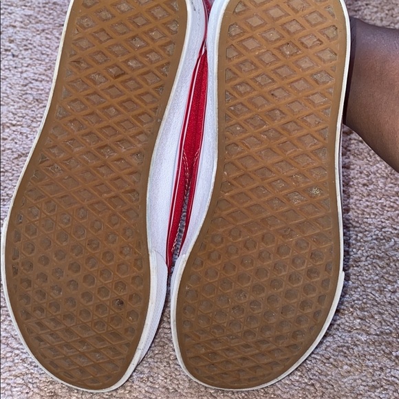Red vans - Picture 5 of 5